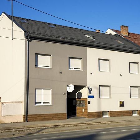 Apartmani Infinity Osijek Bagian luar foto