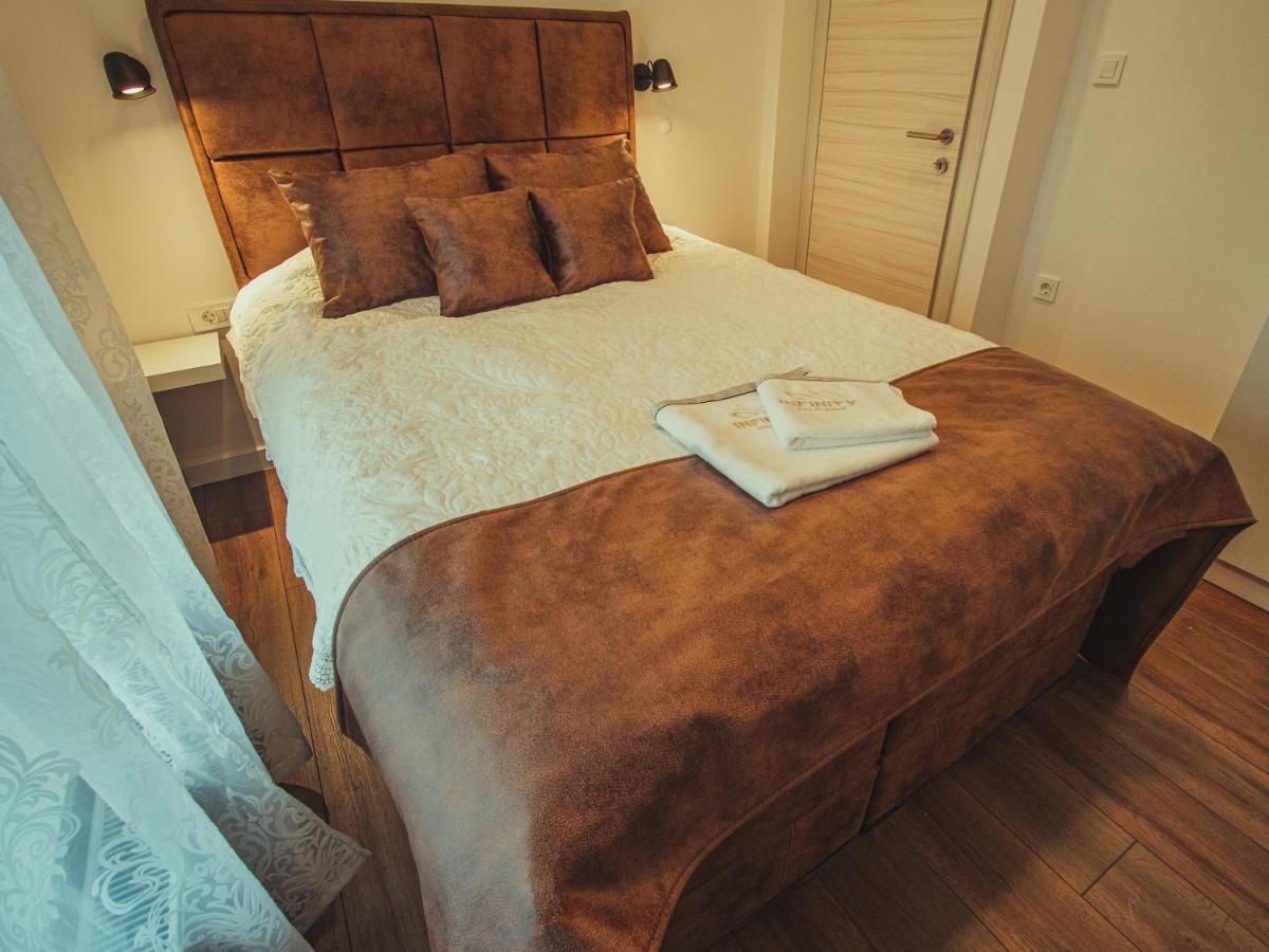 Apartmani Infinity Osijek Bagian luar foto