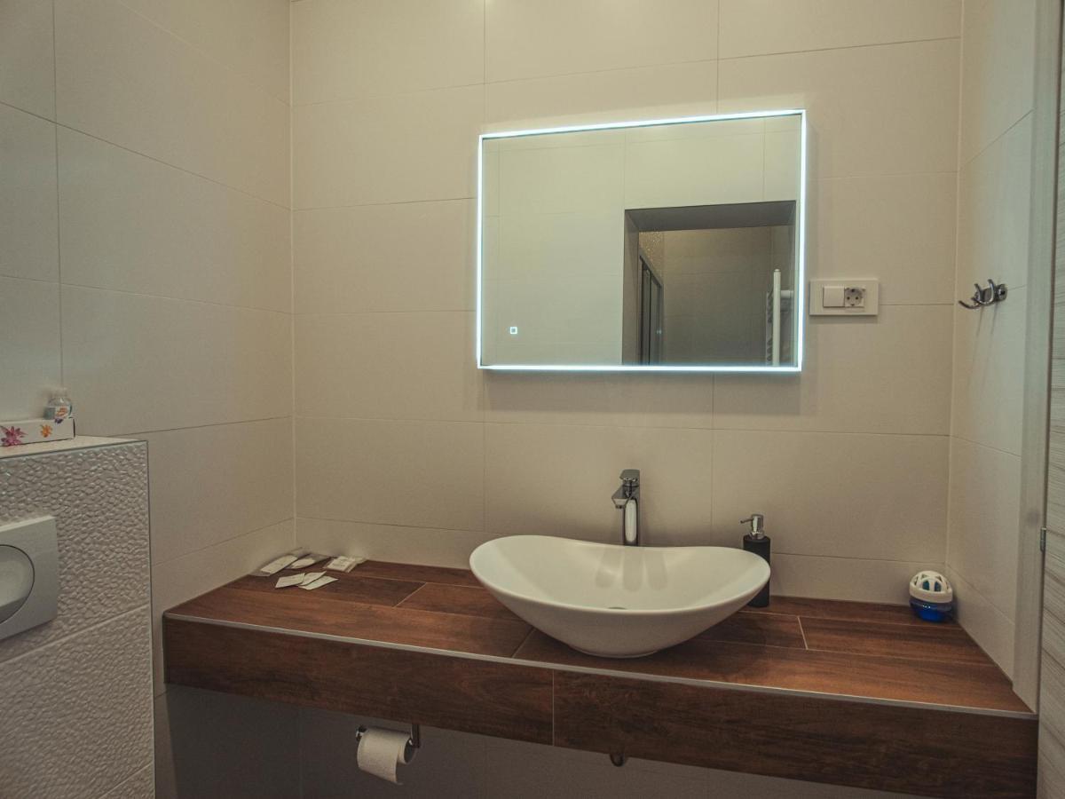 Apartmani Infinity Osijek Bagian luar foto