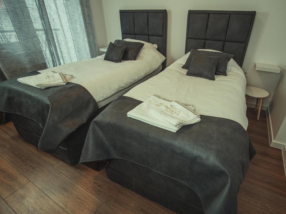 Apartmani Infinity Osijek Bagian luar foto