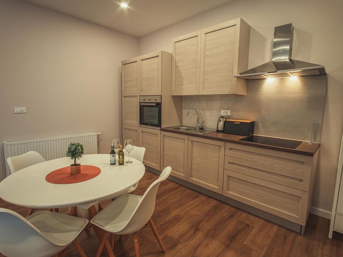 Apartmani Infinity Osijek Bagian luar foto