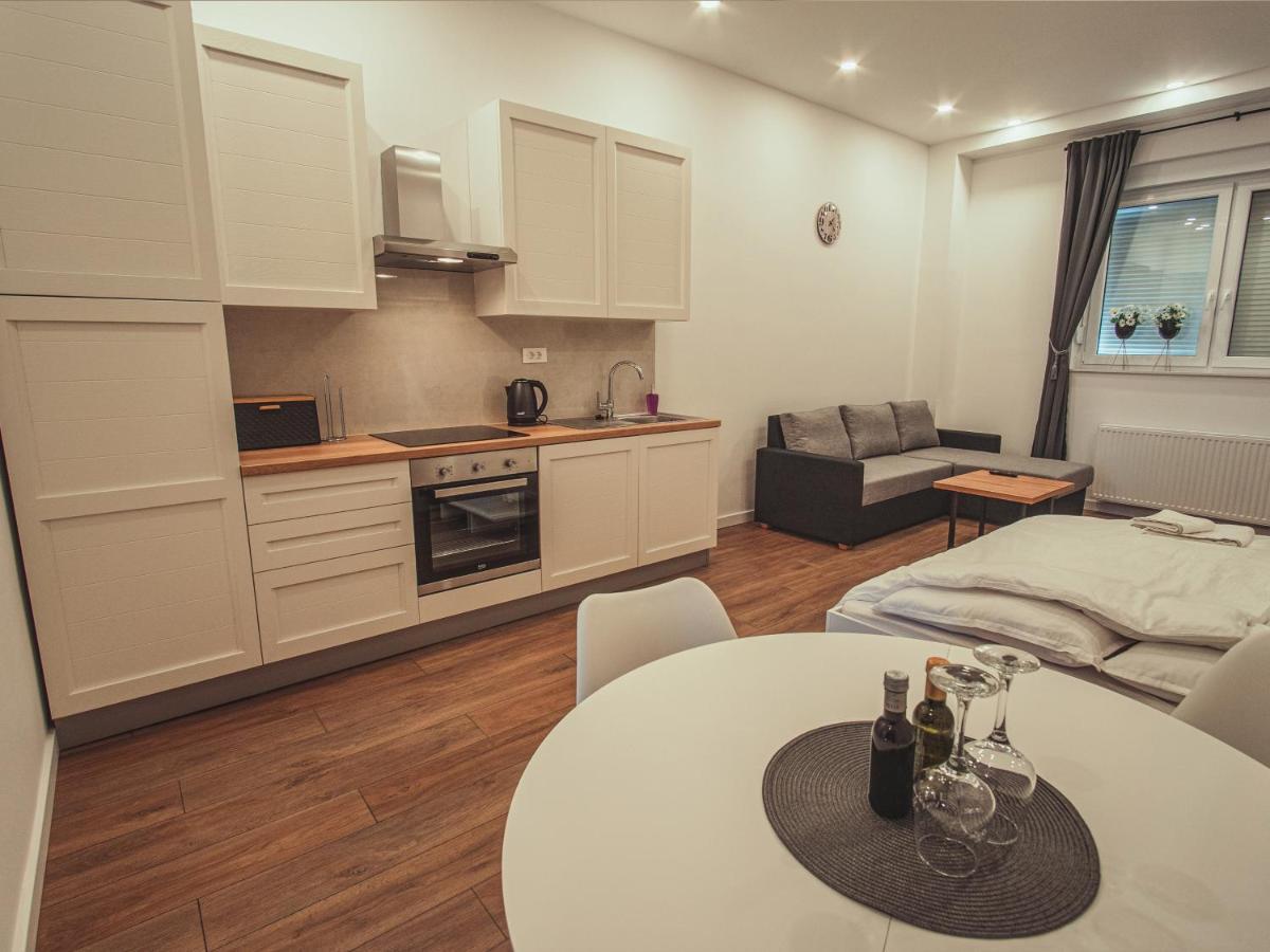 Apartmani Infinity Osijek Bagian luar foto