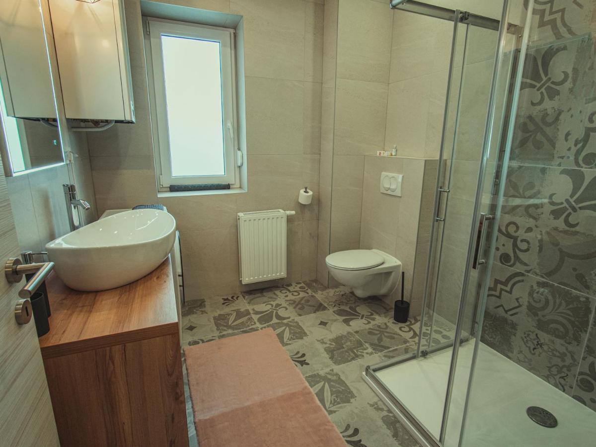 Apartmani Infinity Osijek Bagian luar foto
