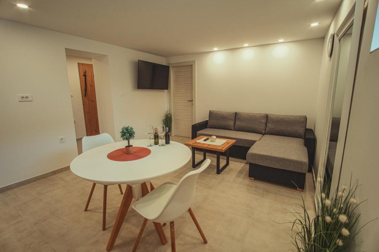 Apartmani Infinity Osijek Bagian luar foto