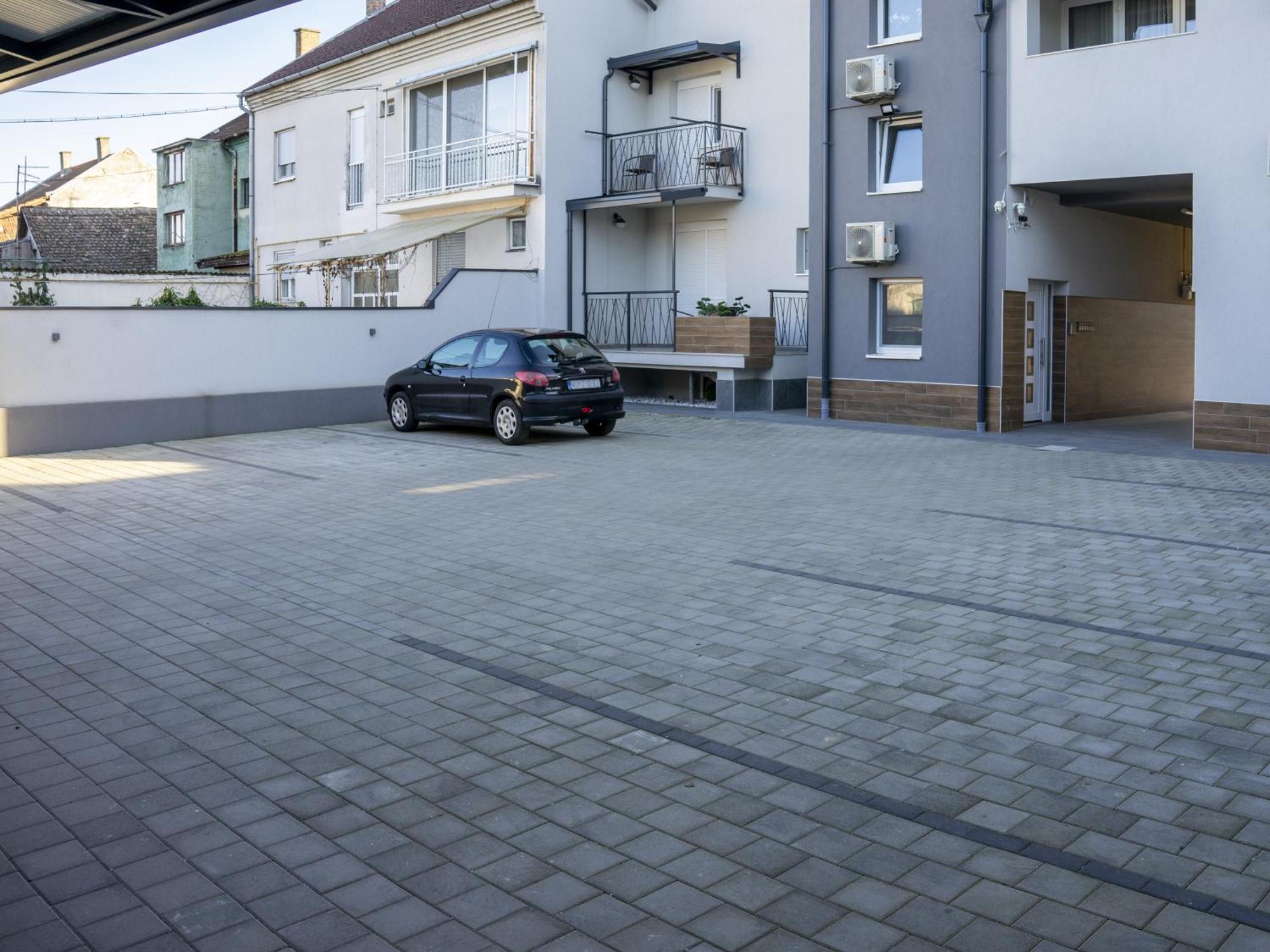 Apartmani Infinity Osijek Bagian luar foto